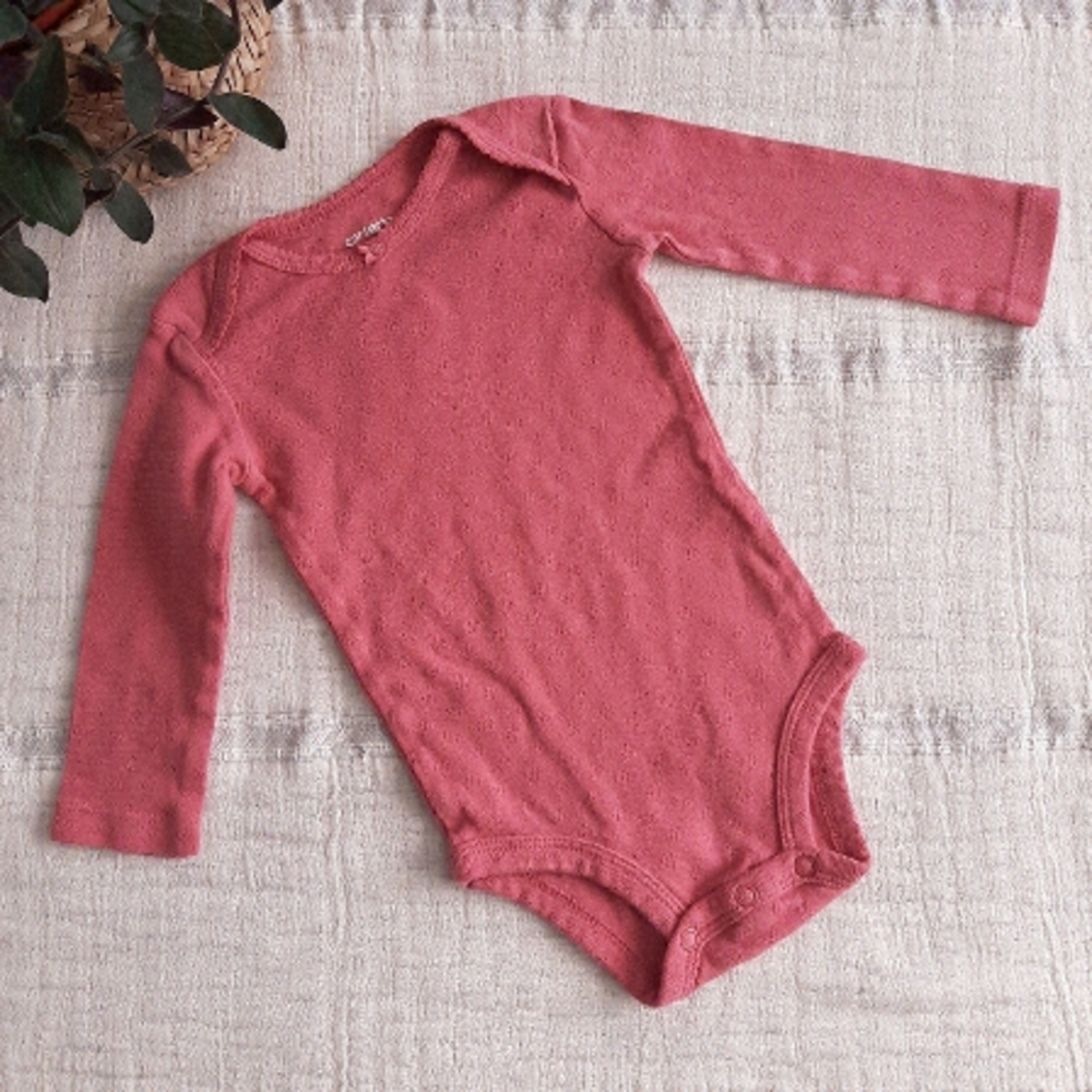 Carter's Long Sleeve Bodysuit Onesie size 9 months